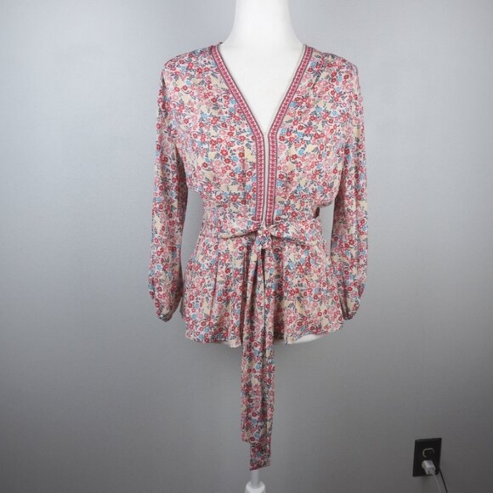 Max Studio Colorful V-Neck Top Ties in the Front Size‎ Medium